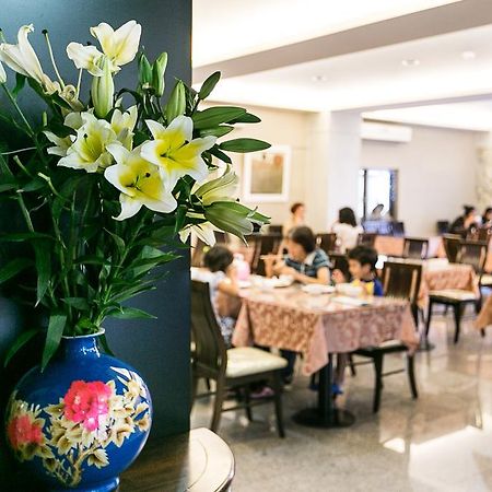 E Moon Hotel Тайджун Екстериор снимка
