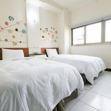 E Moon Hotel Тайджун Екстериор снимка