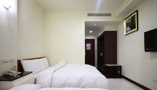 E Moon Hotel Тайджун Екстериор снимка