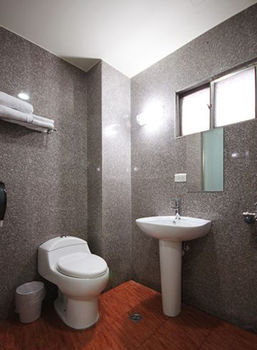 E Moon Hotel Тайджун Екстериор снимка